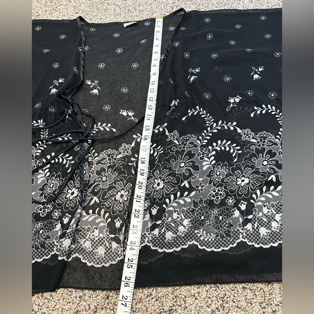 🖤 Elegant Black Floral Kimono Cardigan - Gemeni 🖤 - Picture 8 of 12